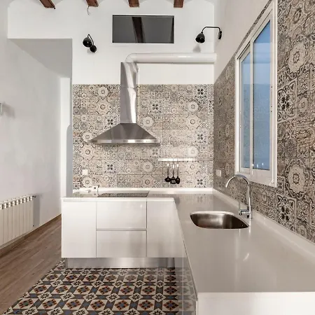 Captivating In Near Seabeach Holiday home *